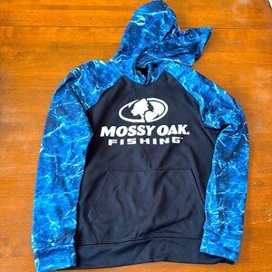Mossy Oak sweatshirt with a neck guard